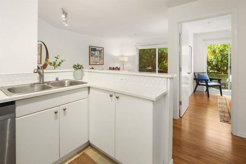 Property photo for 323 Queen Anne Avenue N #217, Seattle photo 12