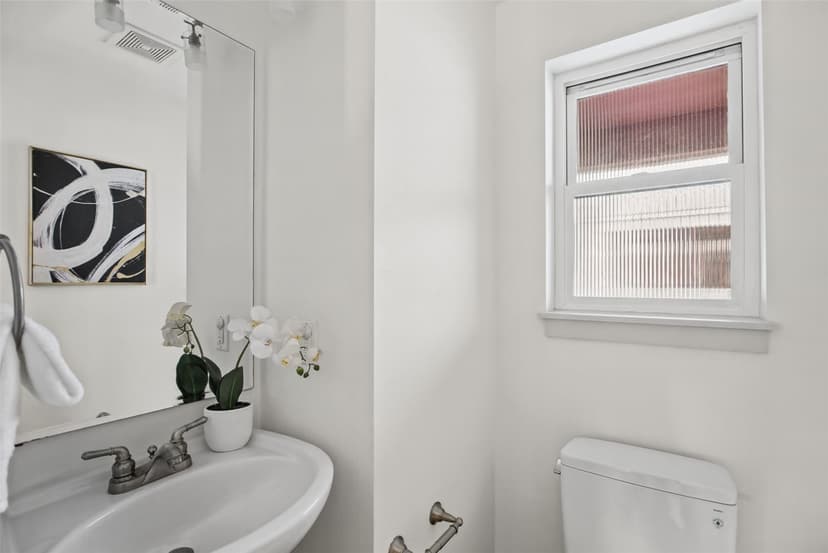 Property photo for 3607 N Interlake Ave N #B, Seattle photo 16