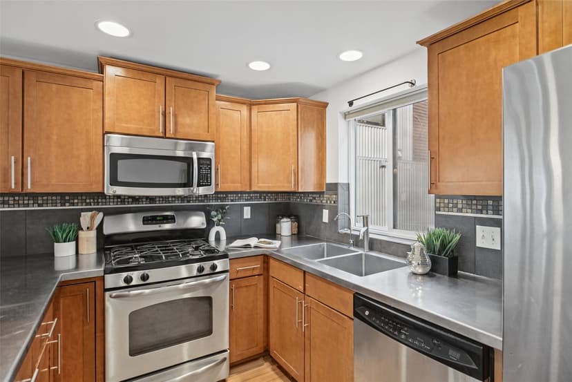 Property photo for 3607 N Interlake Ave N #B, Seattle photo 15