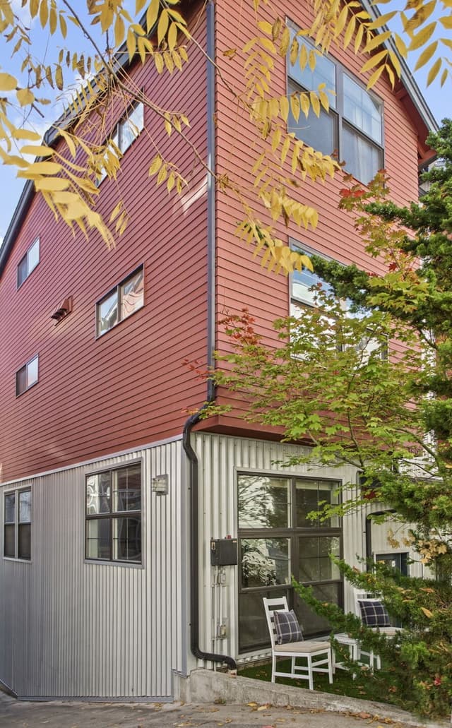 Property photo for 3607 N Interlake Ave N #B, Seattle photo 2