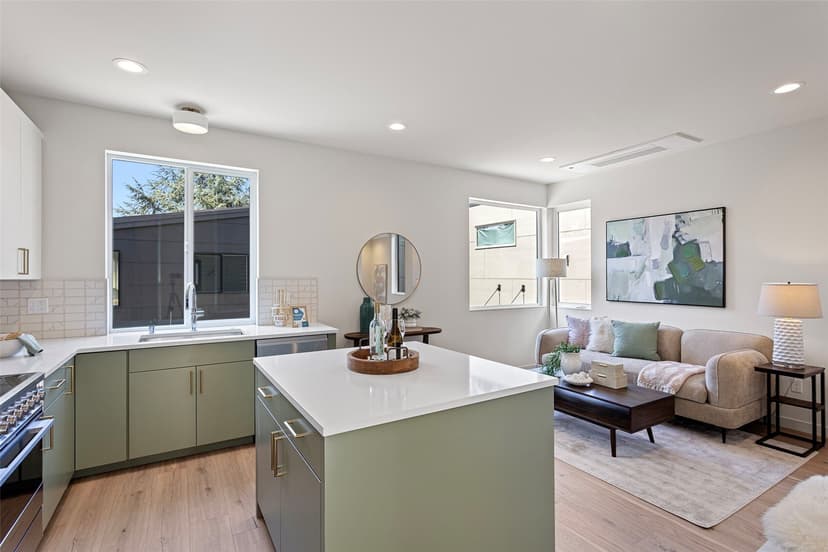 Property photo for 8037 Wallingford Avenue N #B, Seattle photo 15