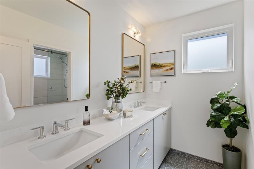 Property photo for 8037 Wallingford Avenue N #B, Seattle photo 19