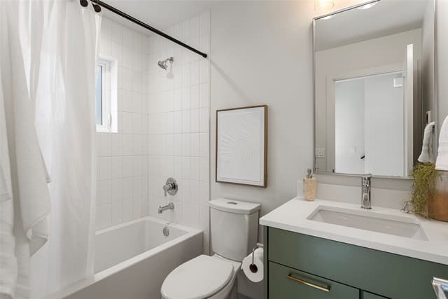 Property photo for 8037 Wallingford Avenue N #B, Seattle photo 5