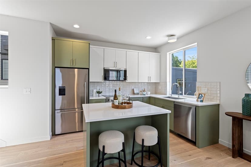 Property photo for 8037 Wallingford Avenue N #B, Seattle photo 13