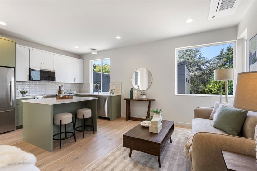 Property photo for 8037 Wallingford Avenue N #B, Seattle photo 6