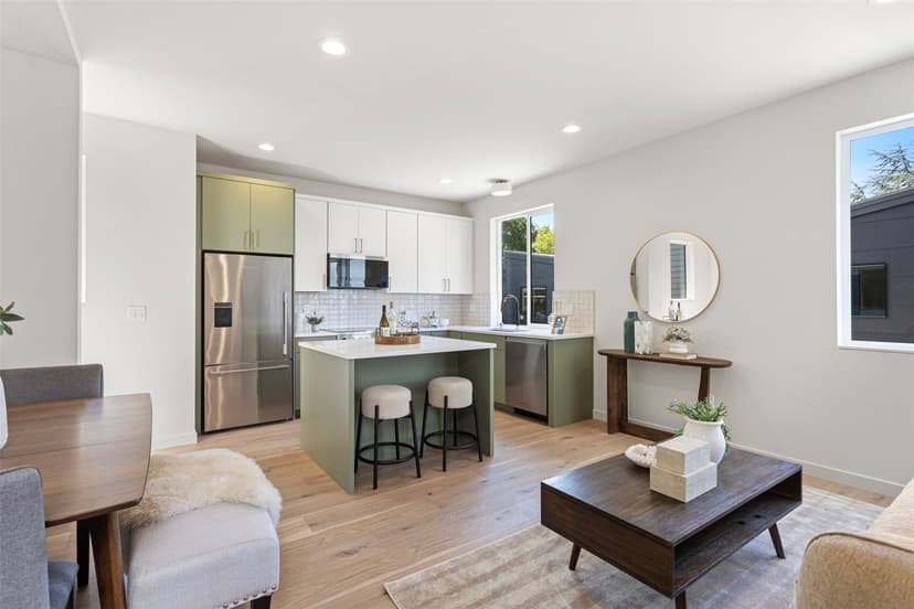 Property photo for 8037 Wallingford Avenue N #B, Seattle photo 7