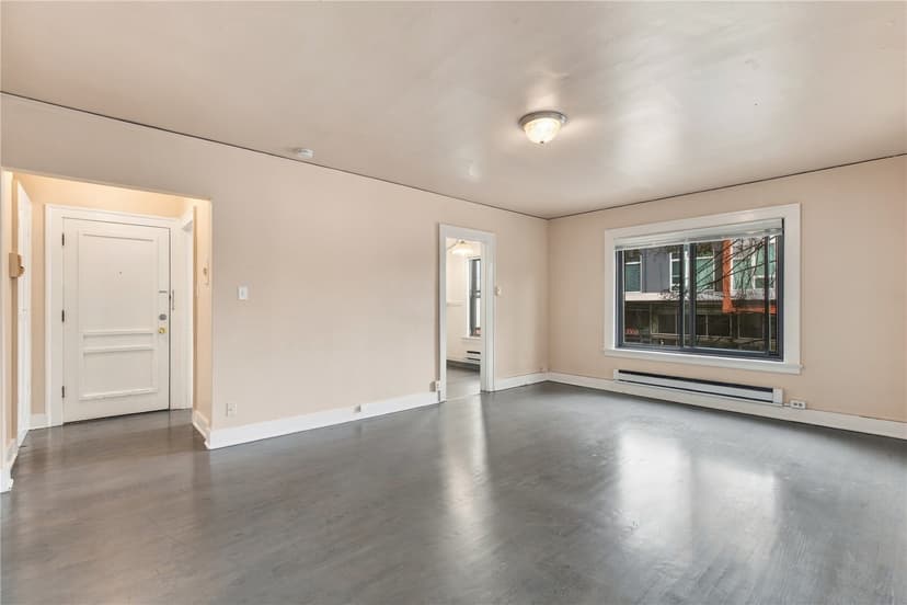 Property photo for 307 Queen Anne Avenue N, Seattle photo 18