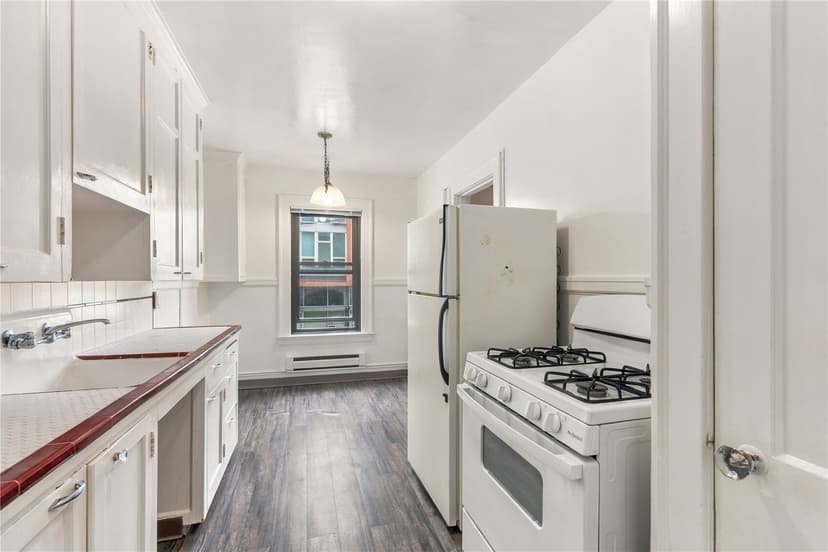 Property photo for 307 Queen Anne Avenue N, Seattle photo 14