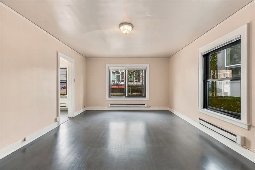 Property photo for 307 Queen Anne Avenue N, Seattle photo 24