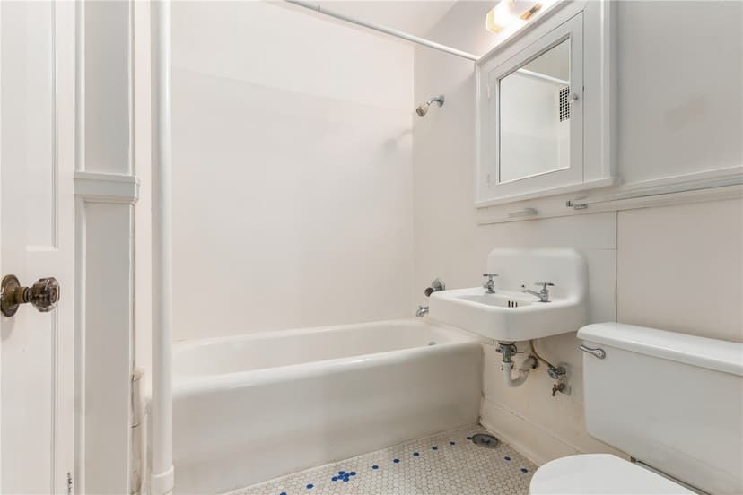 Property photo for 307 Queen Anne Avenue N, Seattle photo 39