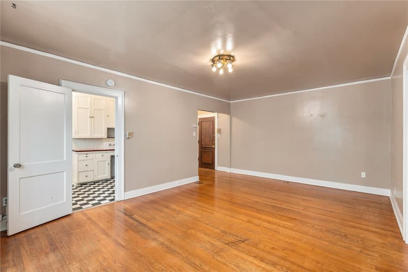 Property photo for 307 Queen Anne Avenue N, Seattle photo 35