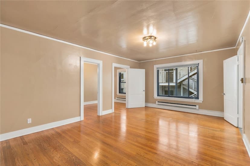 Property photo for 307 Queen Anne Avenue N, Seattle photo 32