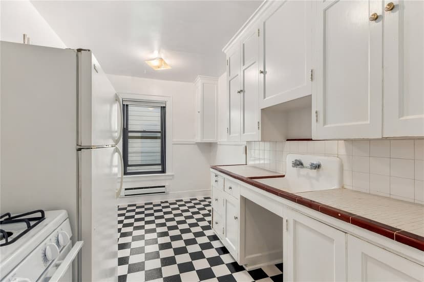 Property photo for 307 Queen Anne Avenue N, Seattle photo 28