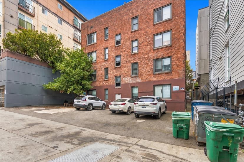 Property photo for 307 Queen Anne Avenue N, Seattle photo 7