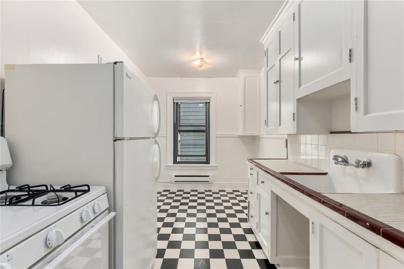 Property photo for 307 Queen Anne Avenue N, Seattle photo 27