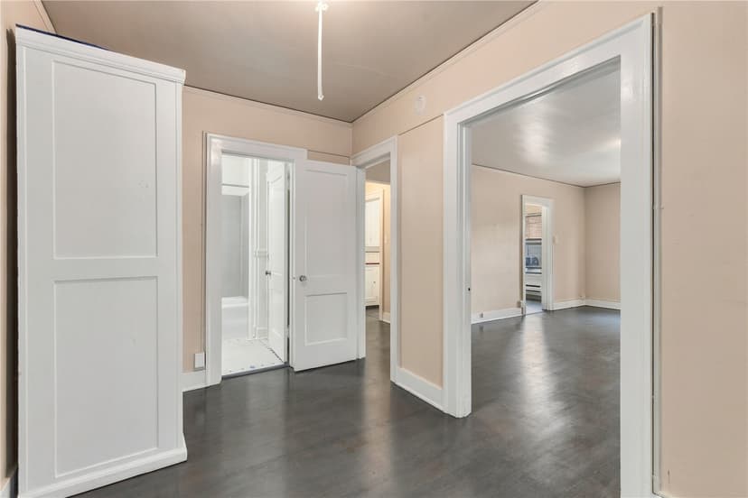 Property photo for 307 Queen Anne Avenue N, Seattle photo 22