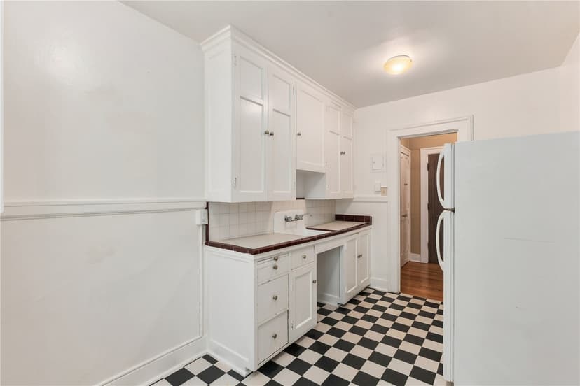 Property photo for 307 Queen Anne Avenue N, Seattle photo 31