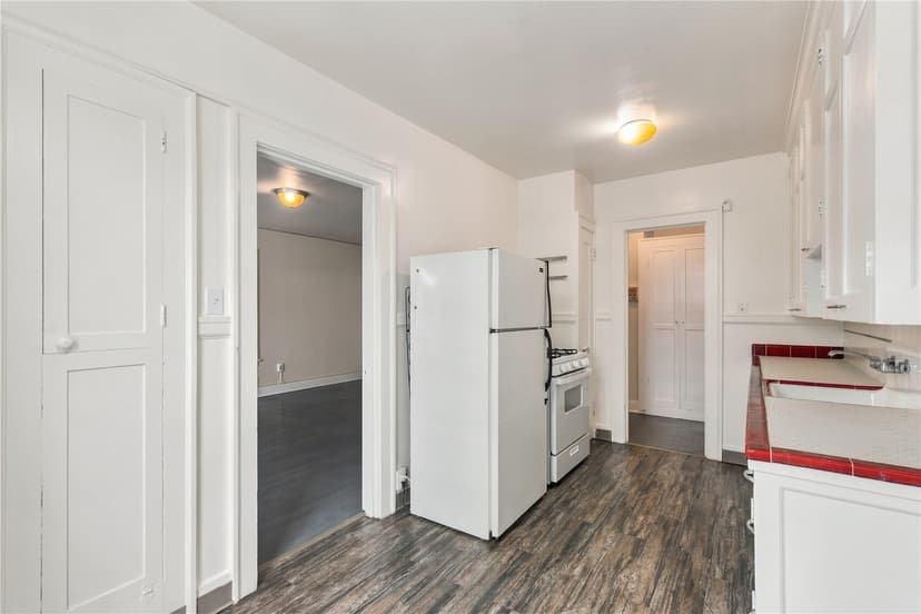 Property photo for 307 Queen Anne Avenue N, Seattle photo 15