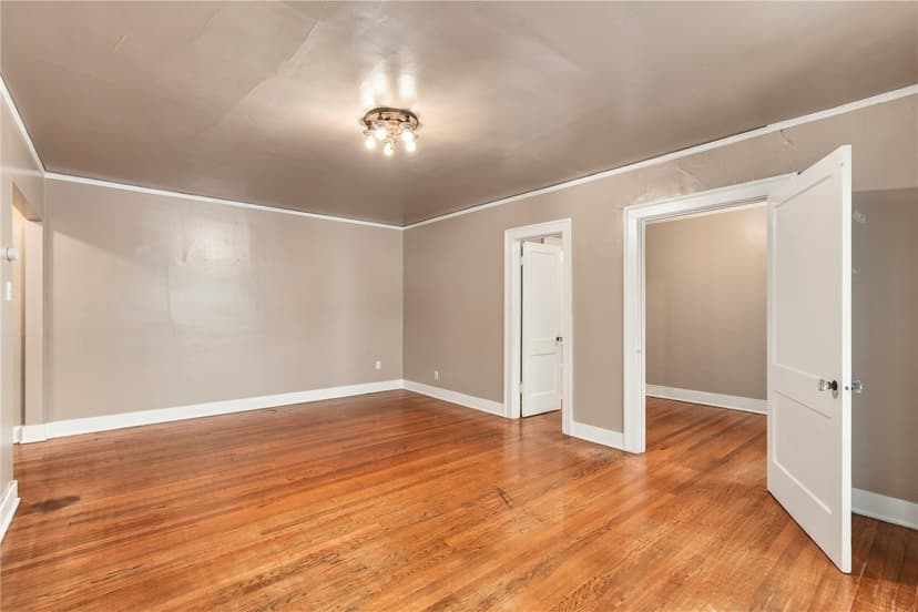 Property photo for 307 Queen Anne Avenue N, Seattle photo 36