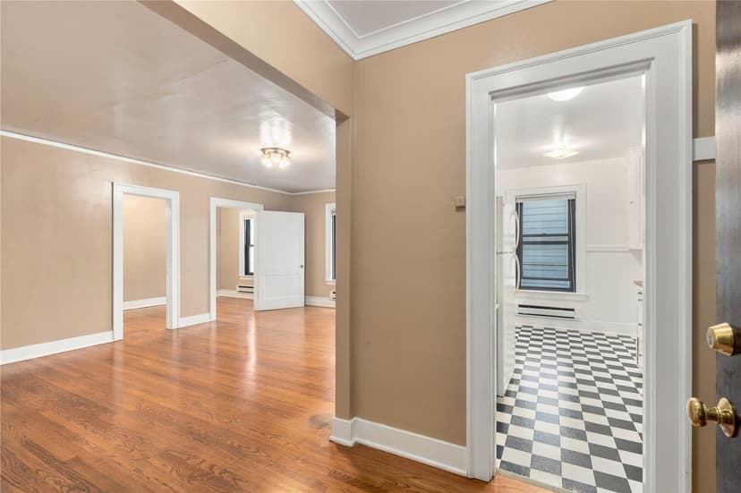 Property photo for 307 Queen Anne Avenue N, Seattle photo 26