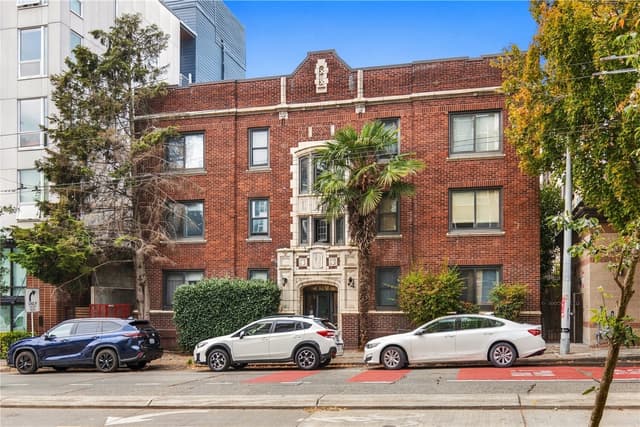 Property photo for 307 Queen Anne Avenue N, Seattle photo 4
