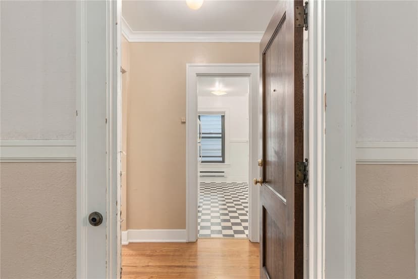 Property photo for 307 Queen Anne Avenue N, Seattle photo 25