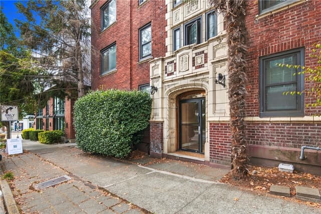 Property photo for 307 Queen Anne Avenue N, Seattle photo 2