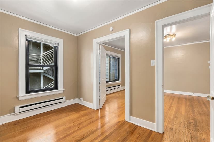 Property photo for 307 Queen Anne Avenue N, Seattle photo 38