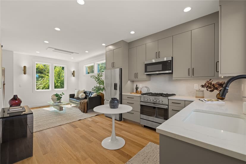 Property photo for 270 Fulton Street, Seattle photo 13