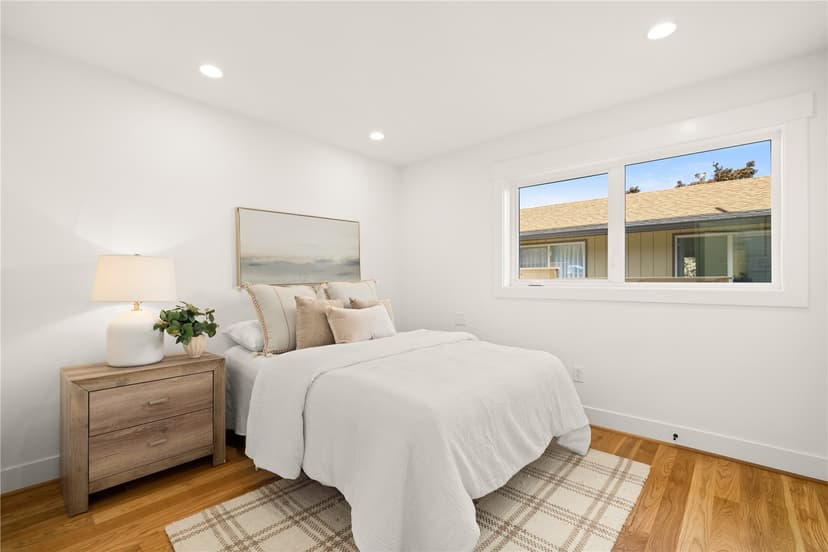 Property photo for 270 Fulton Street, Seattle photo 8