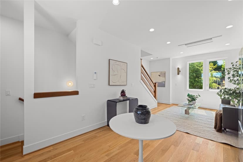Property photo for 270 Fulton Street, Seattle photo 11