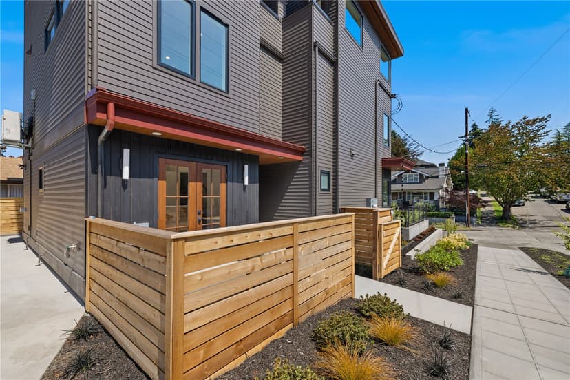 Property photo for 270 Fulton Street, Seattle photo 4