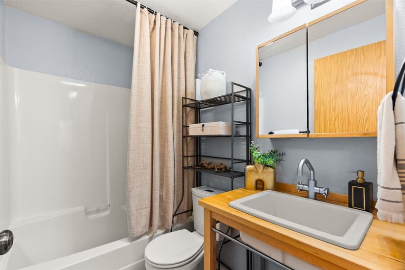 Property photo for 6710 3rd Avenue NW, Seattle photo 28