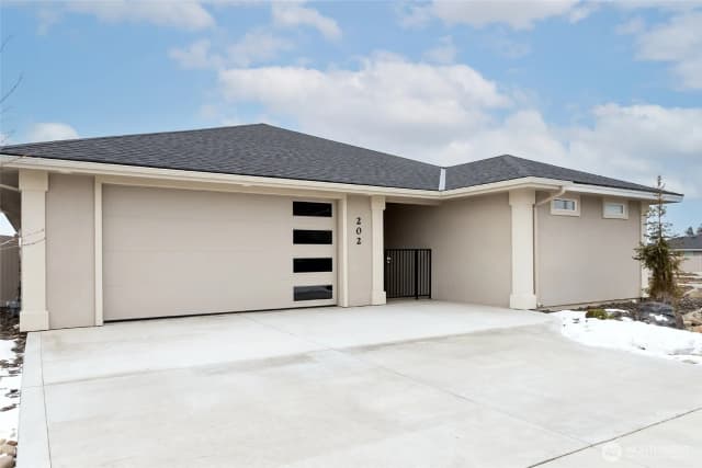 Property photo for 202 E Chinook Road, Ellensburg