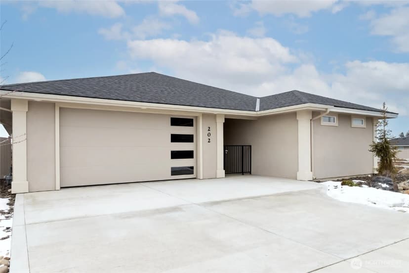 Property photo for 202 E Chinook Road, Ellensburg