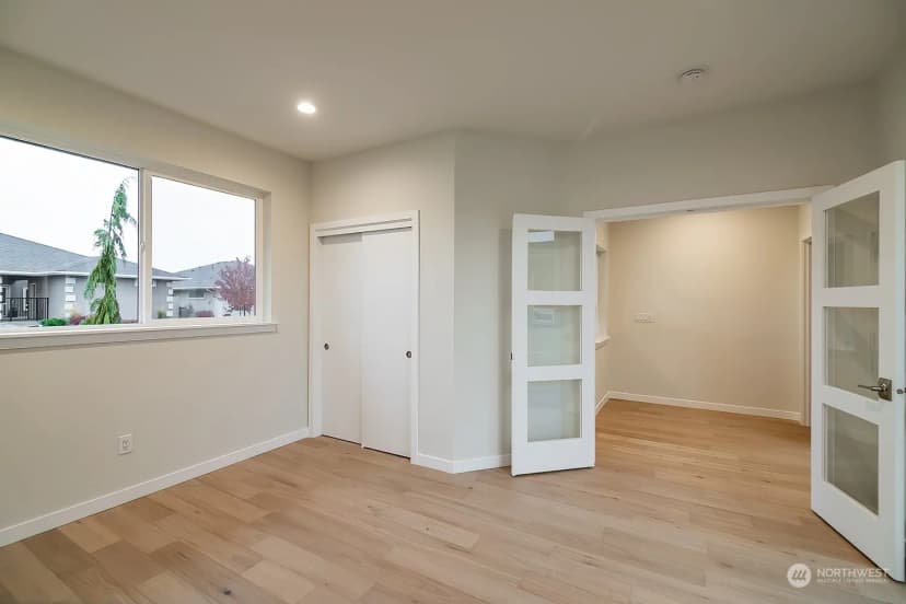 Property photo for 305 E Stanford Avenue, Ellensburg photo 13