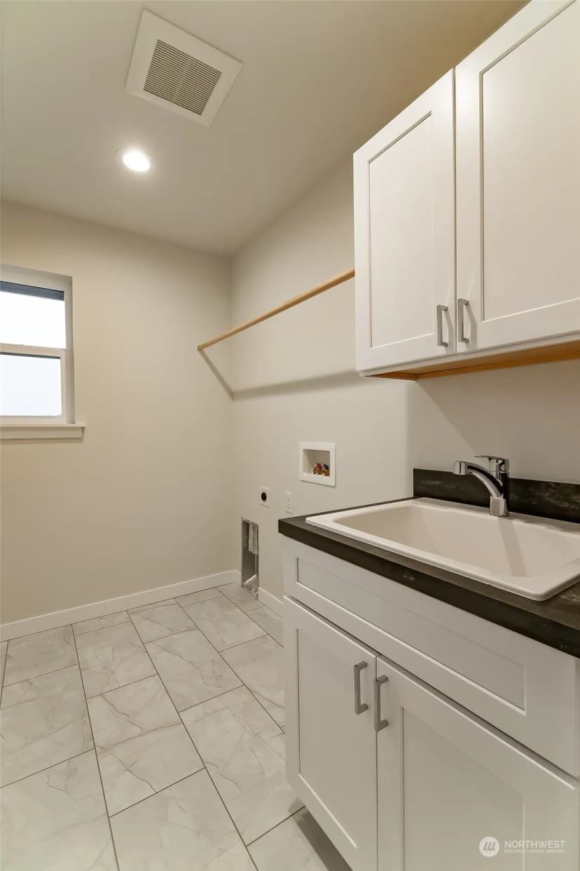 Property photo for 305 E Stanford Avenue, Ellensburg photo 23