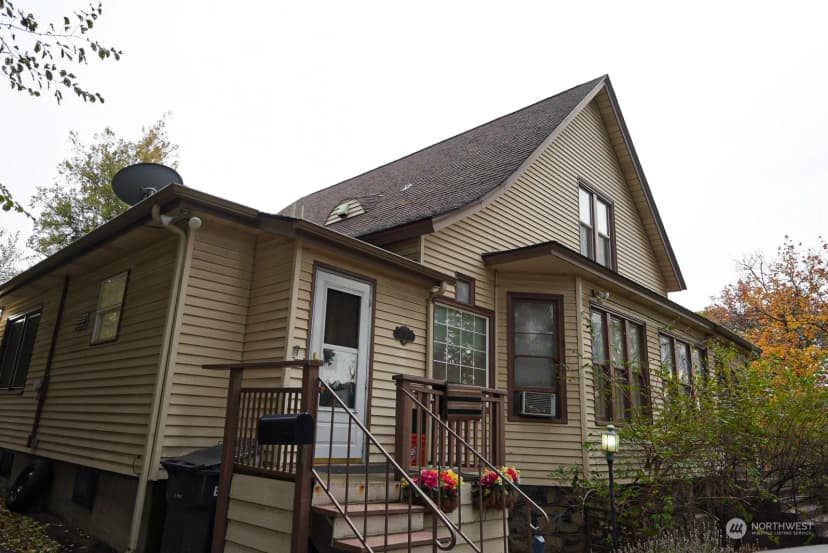 Property photo for 403 S 6th Street, Dayton photo 8