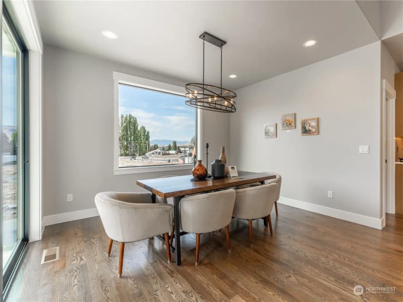 Property photo for 126 Chadwick St NW, East Wenatchee photo 17