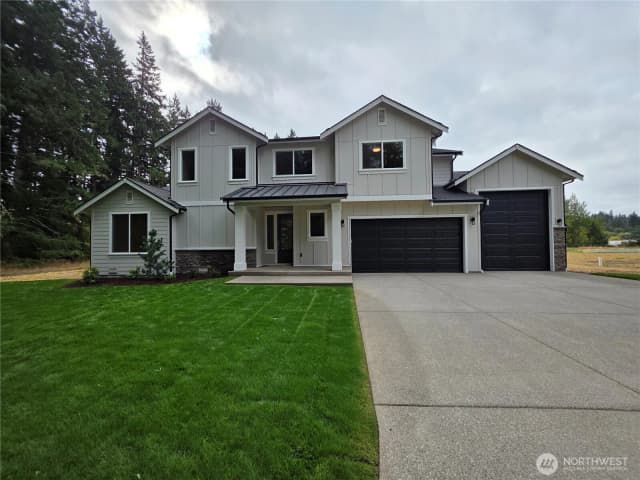 Property photo for 10142 Royal Valley Road Ne, Poulsbo