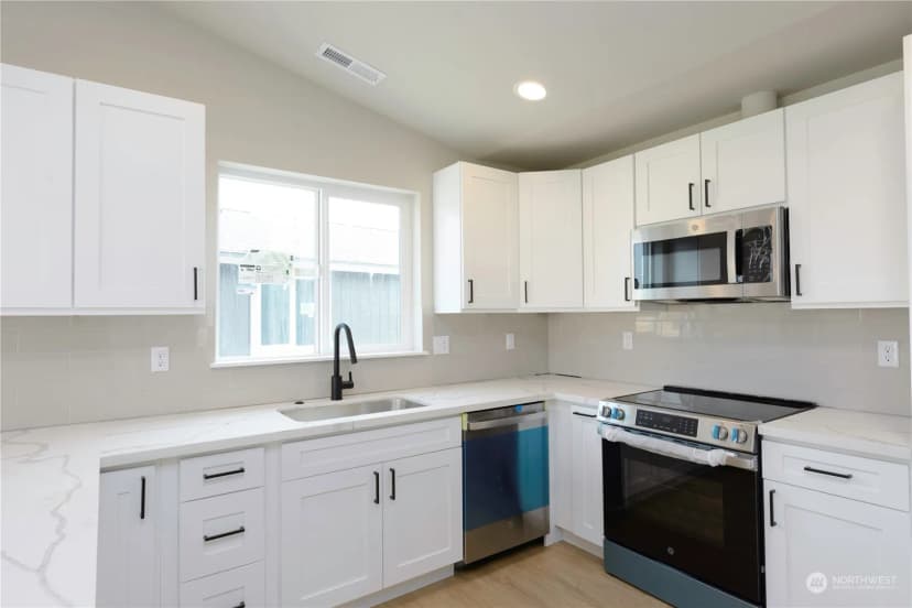 Property photo for 241 Parkside Place, Ephrata photo 10
