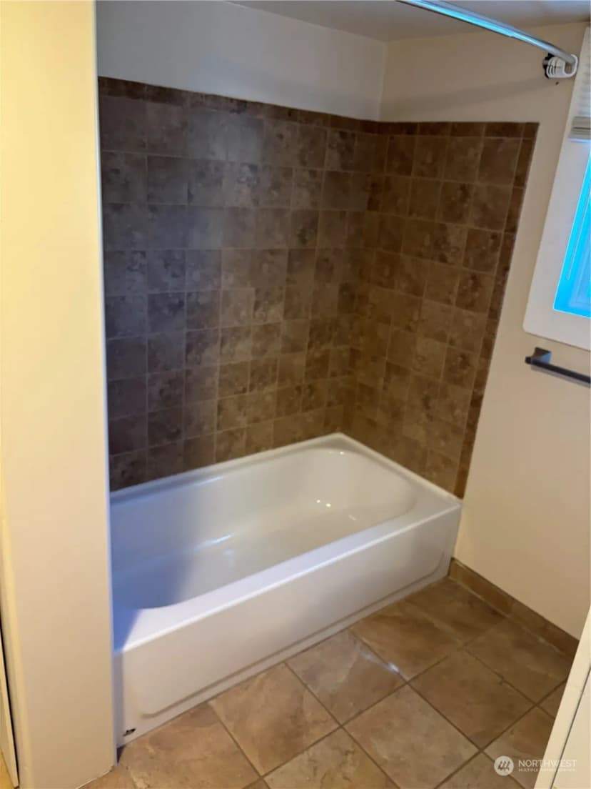 Property photo for 423 Third Avenue W, Omak photo 10