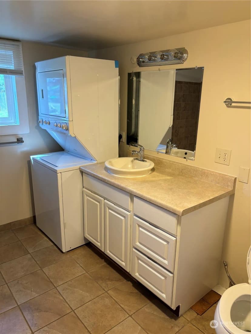 Property photo for 423 Third Avenue W, Omak photo 9