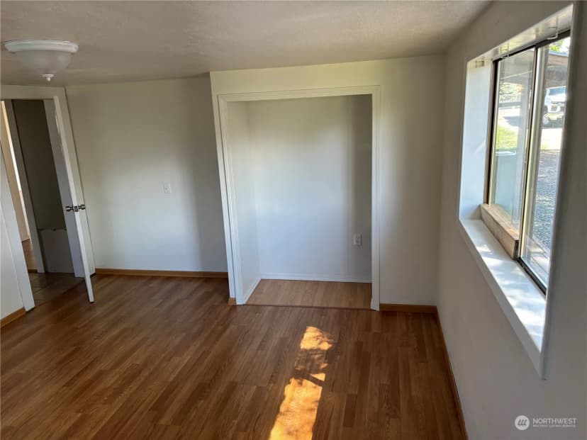 Property photo for 423 Third Avenue W, Omak photo 7