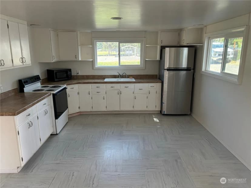 Property photo for 423 Third Avenue W, Omak photo 2