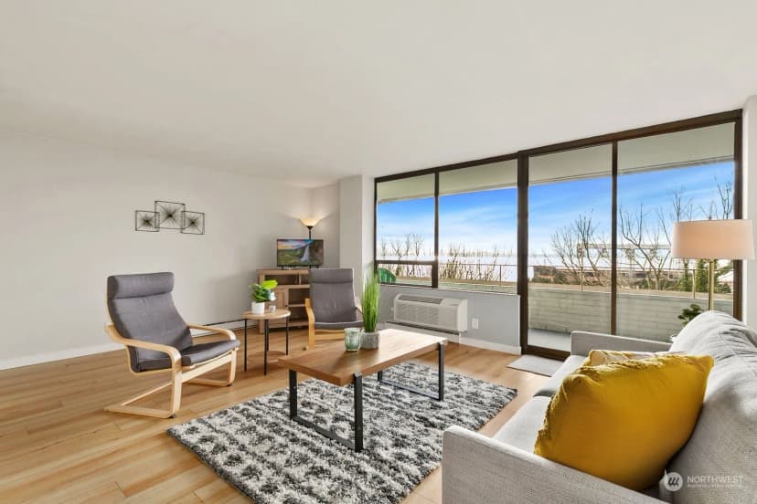 Property photo for 521 5th Avenue W #103, Seattle photo 5