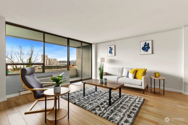 Property photo for 521 5th Avenue W #103, Seattle photo 4