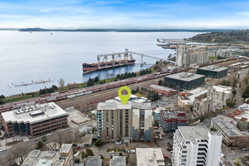 Property photo for 521 5th Avenue W #103, Seattle photo 23