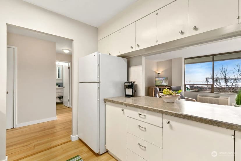 Property photo for 521 5th Avenue W #103, Seattle photo 13