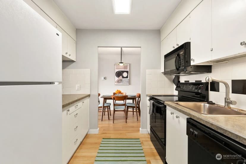 Property photo for 521 5th Avenue W #103, Seattle photo 10